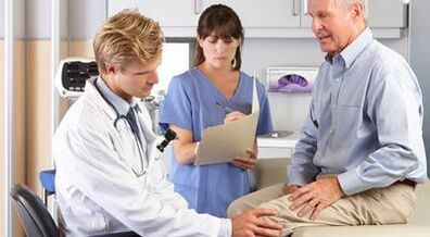 Arthrosisban szenvedő beteg egy ortopédia ellenőrzésére