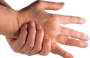 az ujjak ízületeiben jelentkező fájdalom kezelésének módszerei